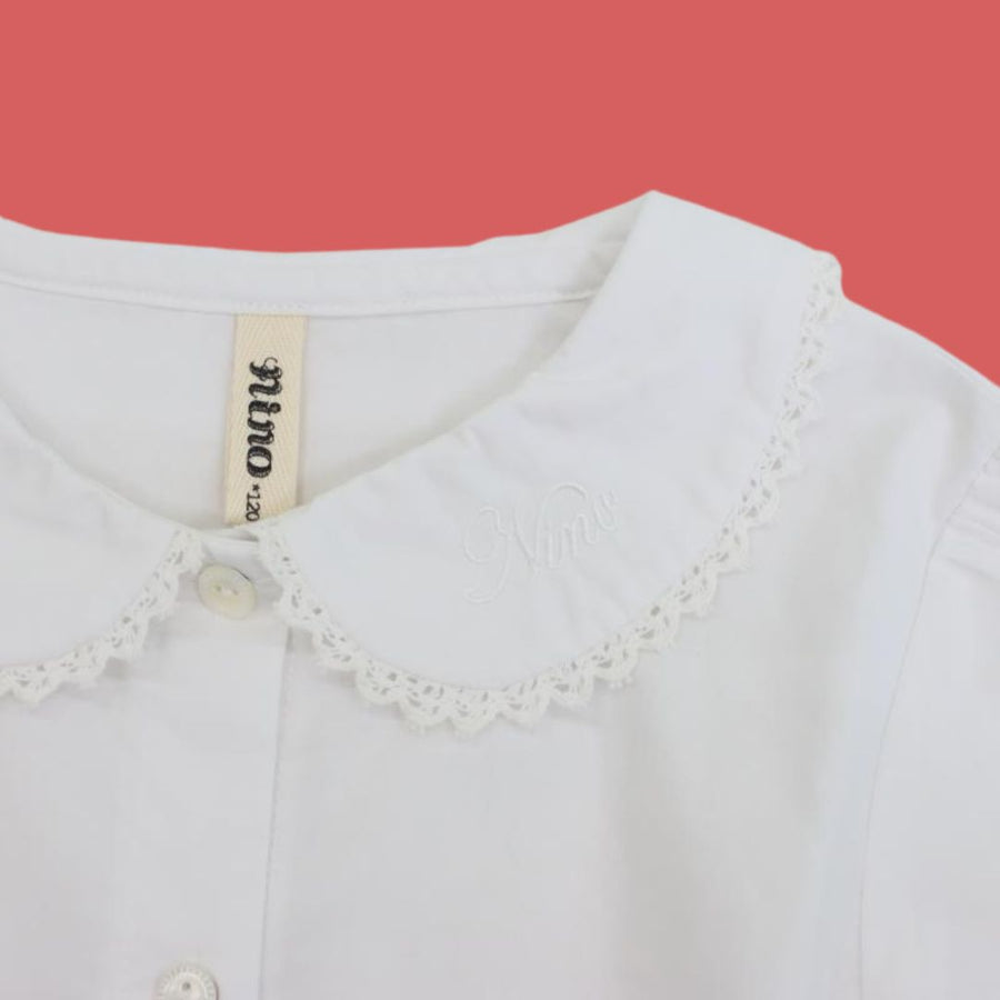 レース衿ブラウス 衿刺繍