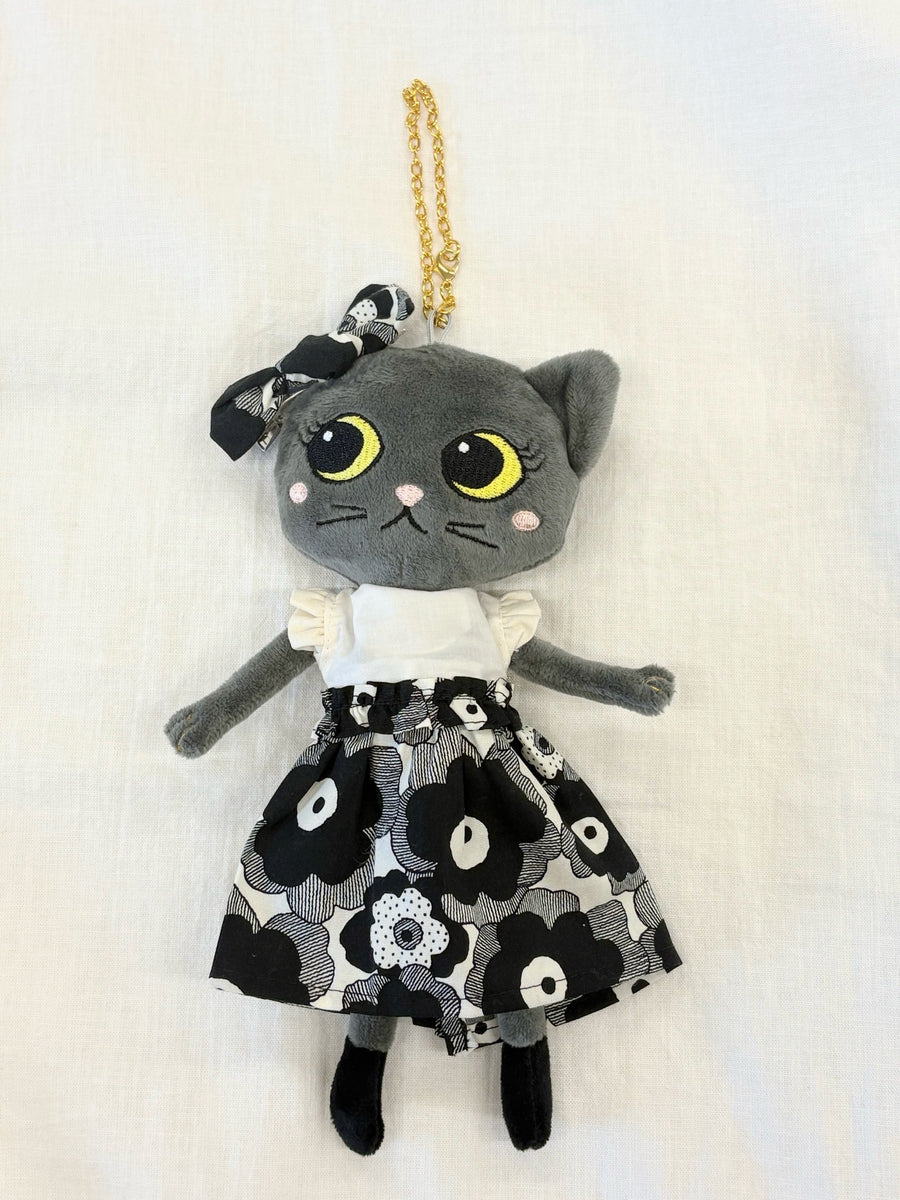 Monotone flower dress