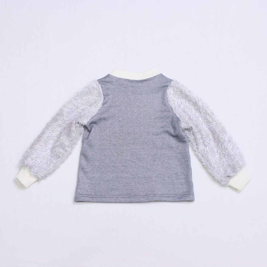 Pullover with shaggy sleeves
