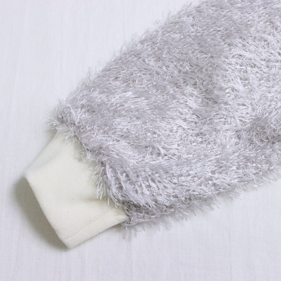 Pullover with shaggy sleeves