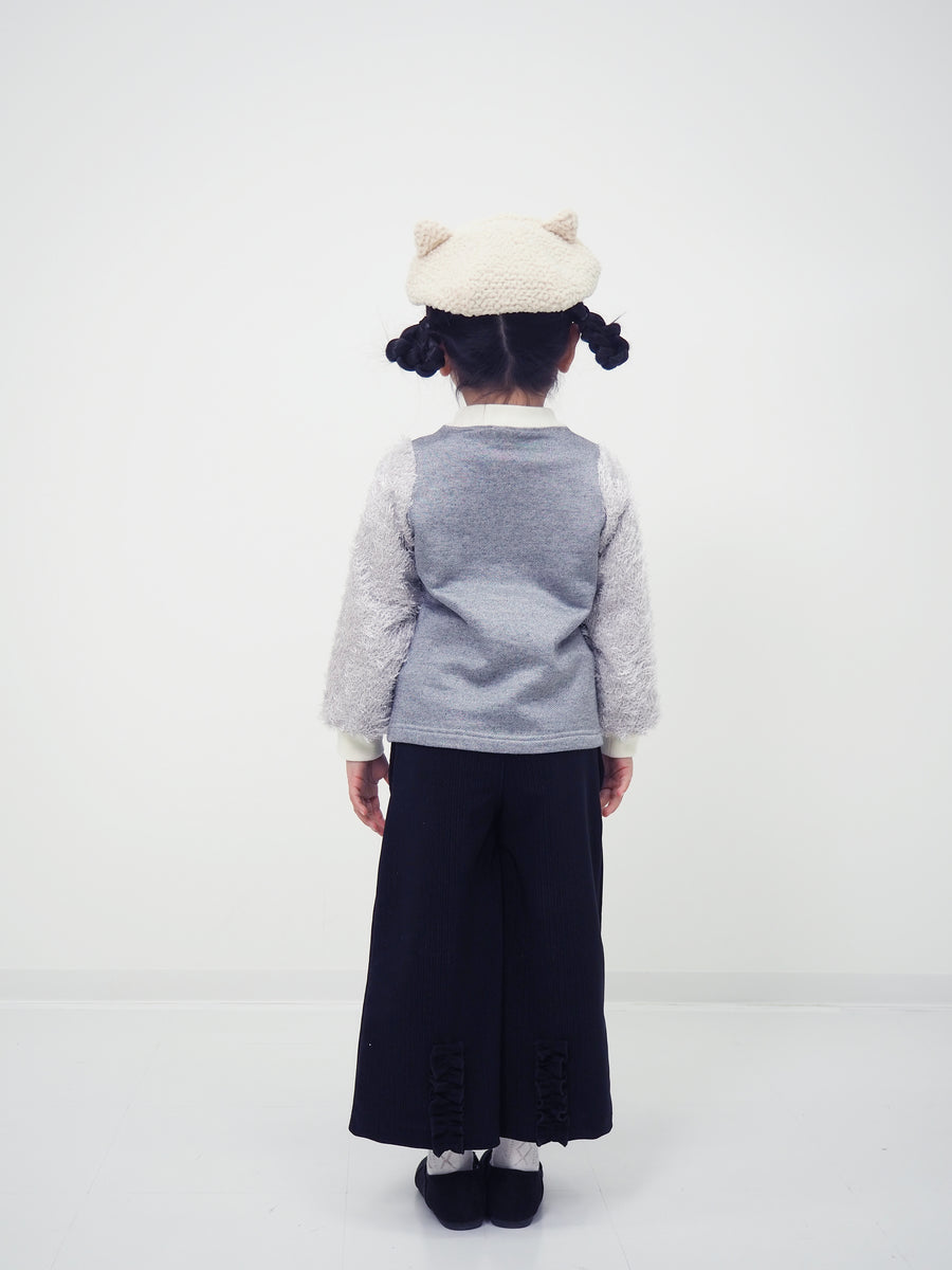 Pullover with shaggy sleeves