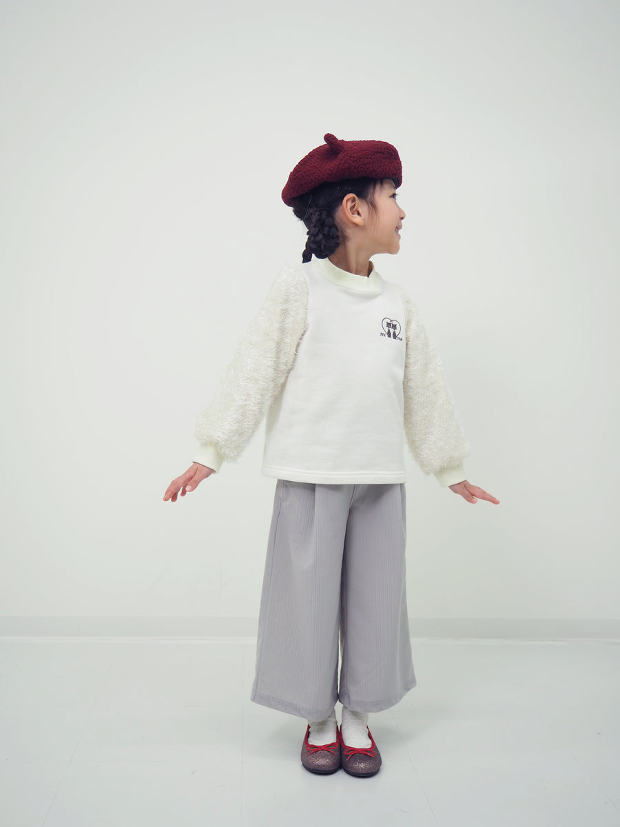 Pullover with shaggy sleeves