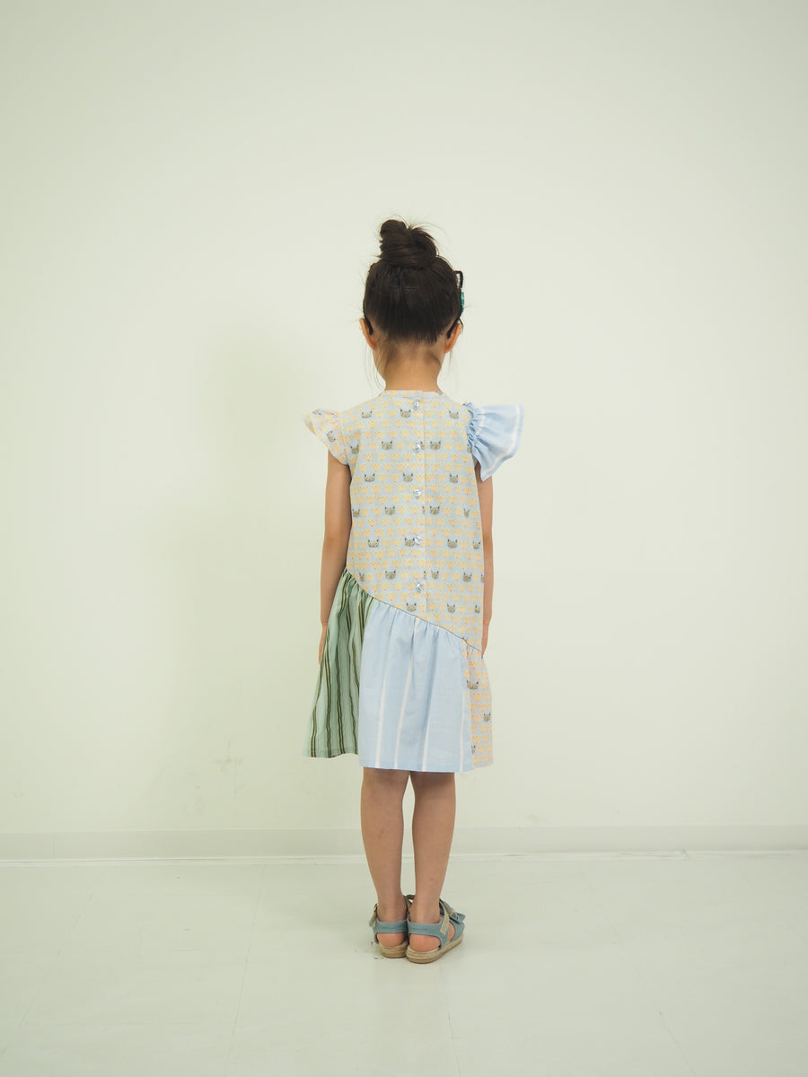 ななめショルダーフリルワンピース